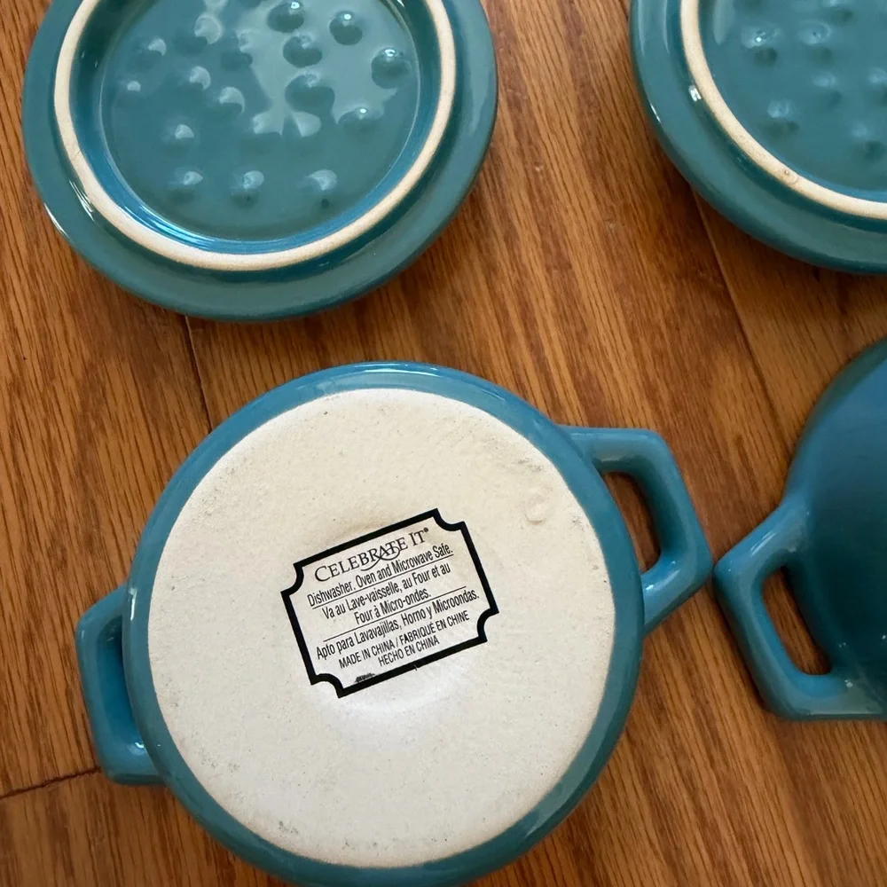 Celebrate It Lot of 2 Mini Ceramic Casserole Dish Set with lid handles Cocottes